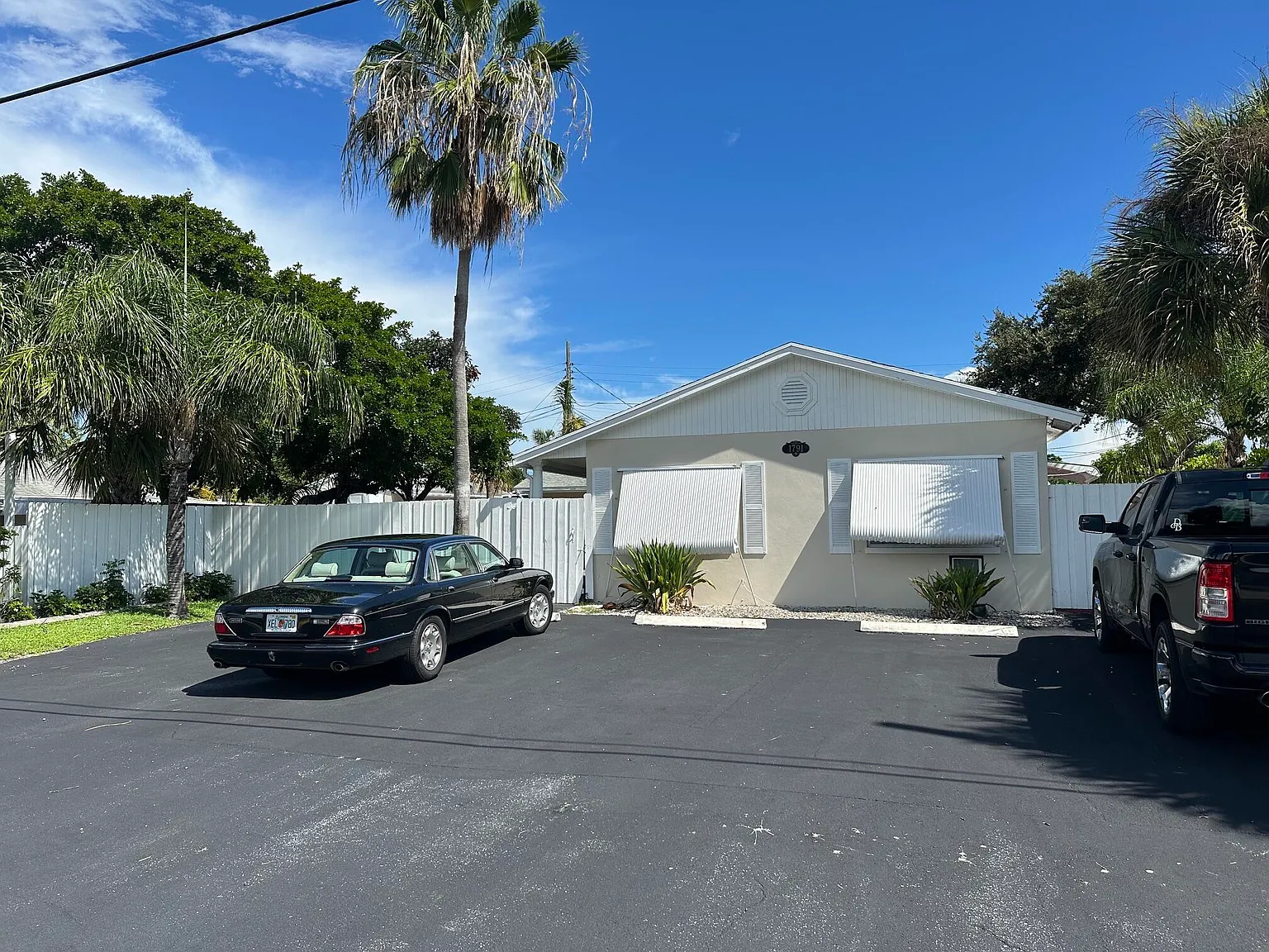 2 bed, 1.0 bath, 700 sqft, $1,925 — Photo 1
