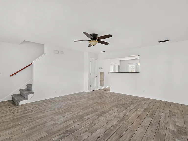 407 Arapaho Dr — Photo 7