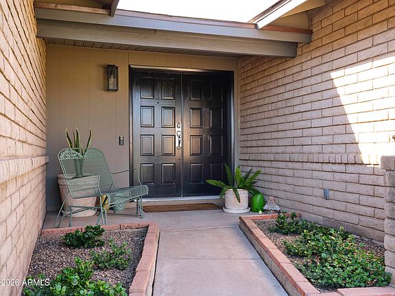 3rd image of 1217 E WATSON Drive