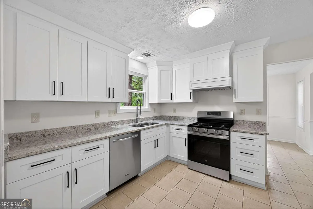 3 bed, 2.5 bath, 1564 sqft, $1,850 — Photo 4