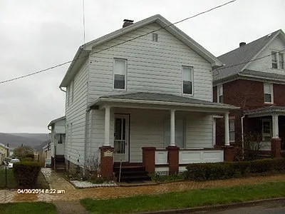 16 E 6th St photo 1