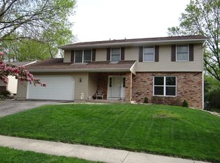 411 Waterbury Ln NE, Cedar Rapids, IA 52402
