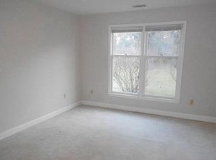 105 Huckleberry Ct, Three Bridges, NJ 08887