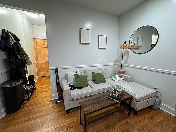 2nd image of 128 Thompson St APT 6
