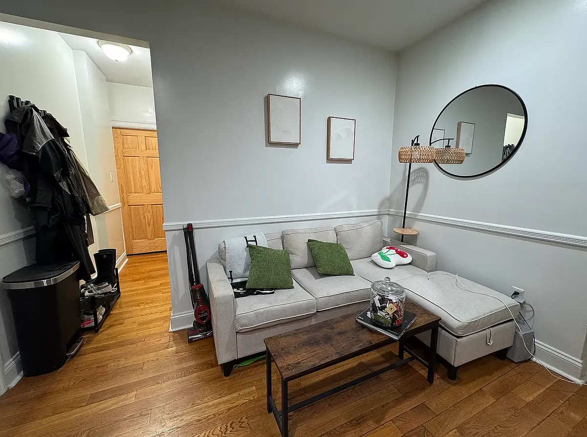 Building Photo - 128 Thompson St #6