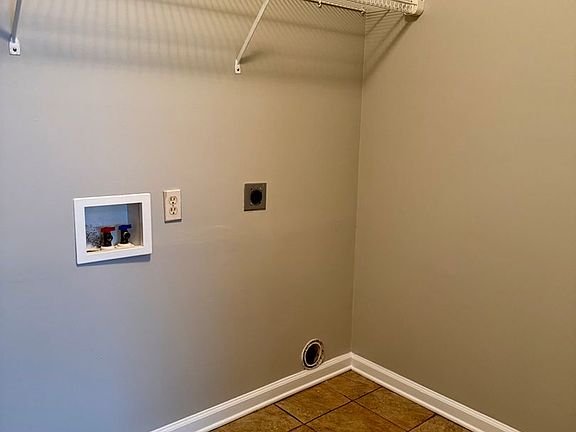 5th image of 267 Foxworth Dr #B
