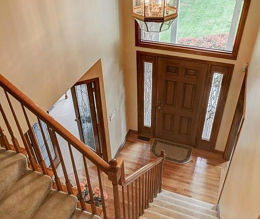 3rd image of 319 Vinwood Ln