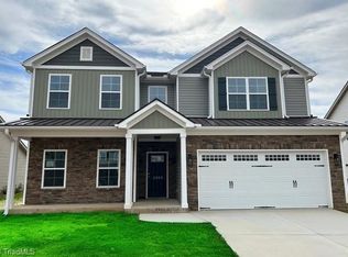 2945 Flat Rock Dr, Winston Salem, NC 27127