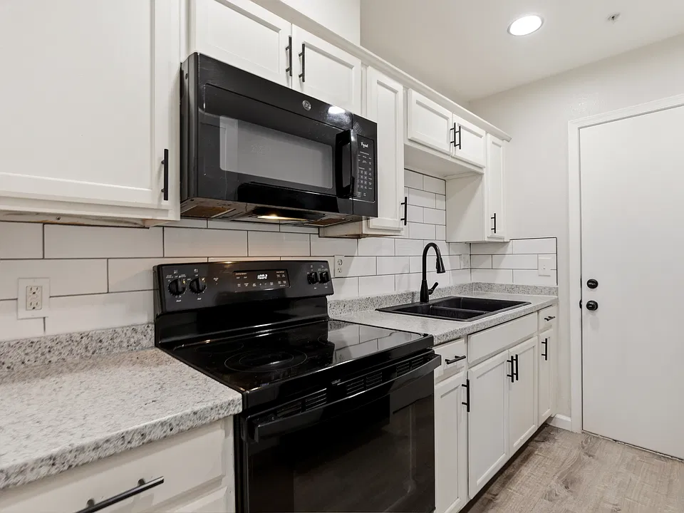 840 E Turney Ave #3