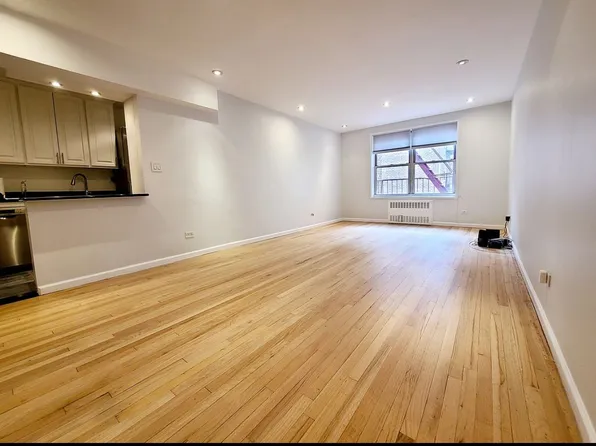 302 East 88th Street image 2 of 9