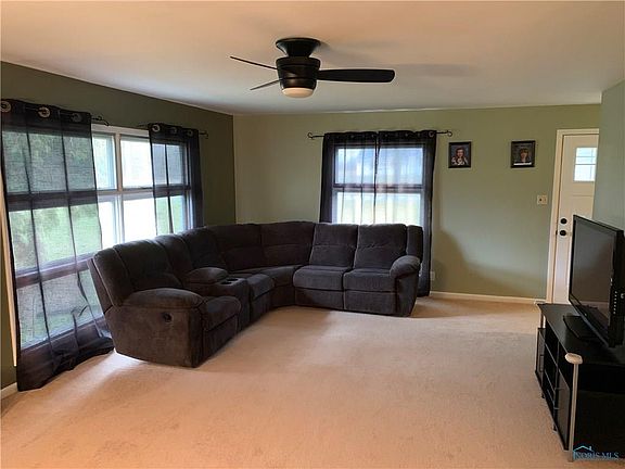 4th image of 909 Lois Clarke Ln