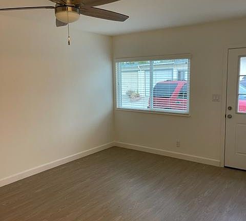 4th image of 308 E 20th St