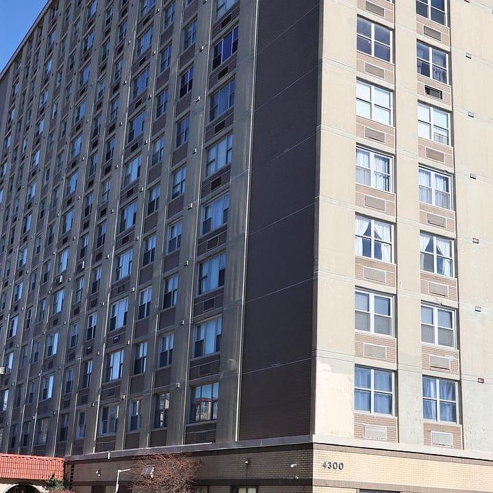 1st image of 4300 W Ford City Dr APT 210