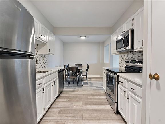 4th image of 1747 W Crystal Ln Unit 610