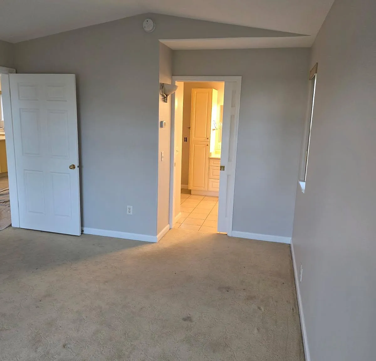 3 bed, 1286 sqft, $2,000 — Photo 3