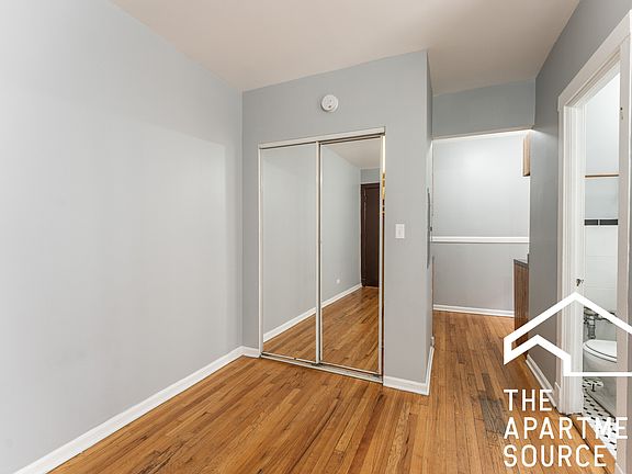 3rd image of 3259 W Wrightwood Ave APT 1h