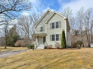 55 Riverside Dr, Wrentham, MA 02093