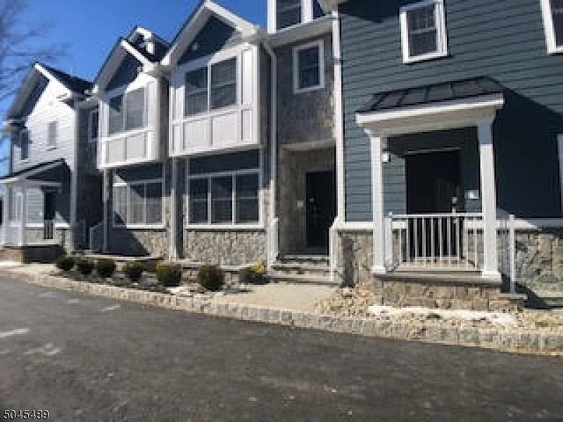 2 Condict St #2