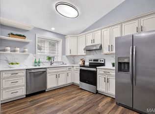 12950 Autumn View Dr, Saint Louis, MO 63146