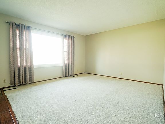 5th image of 1523 N Taylor Ave