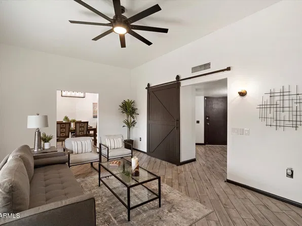 10461 W HUTTON Drive, Sun City, AZ 85351