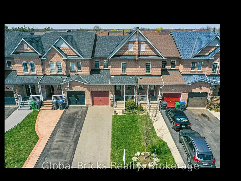 83 Monaco Ct — Photo 2