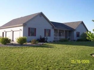 7450 Plymouth Goshen Trl, Bremen, IN 46506