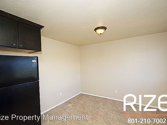 5th image of 3817 S Lorna Dr