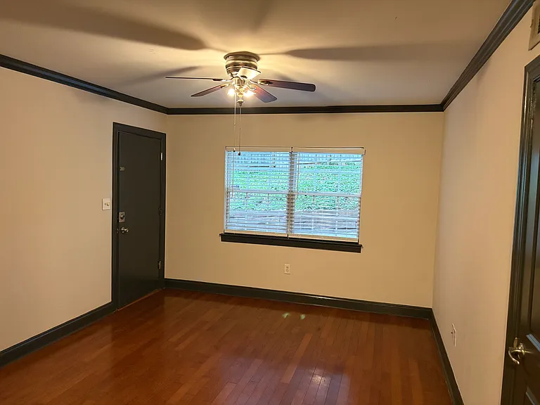 1322 Euclid Ave NE #3B — Photo 2