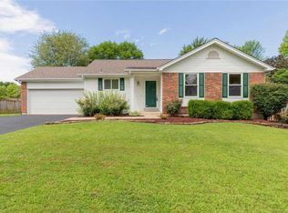 1313 Whispering Ridge Ln, Saint Peters, MO 63376