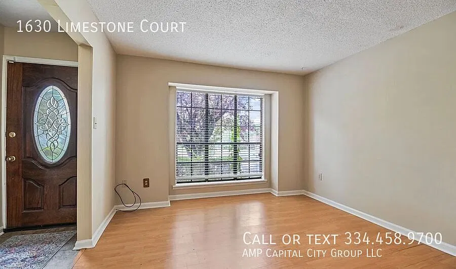 Spacious 2BR/2.5BA Townhome in East Montgomery Comfortable, Convenient & Ready for You! — Photo 4