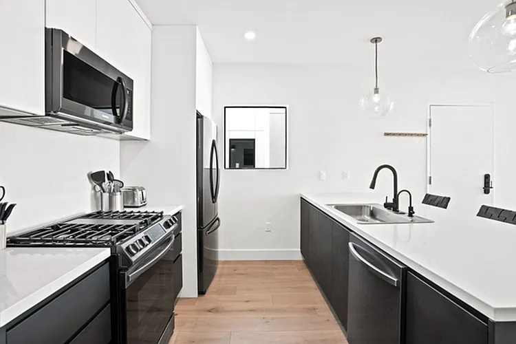 Beverly by Category — Photo 10