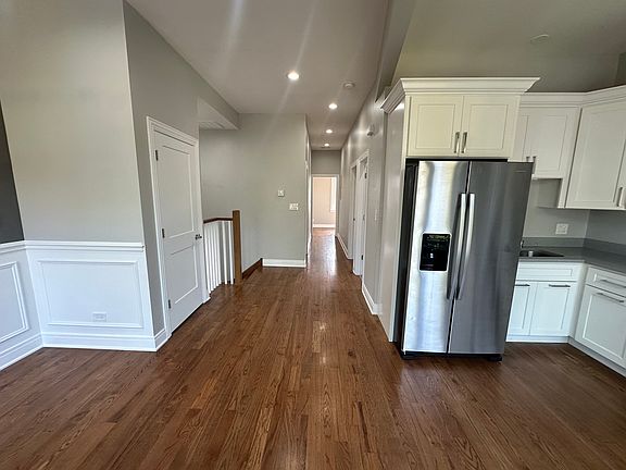 4th image of 3249 W Pierce Ave #1