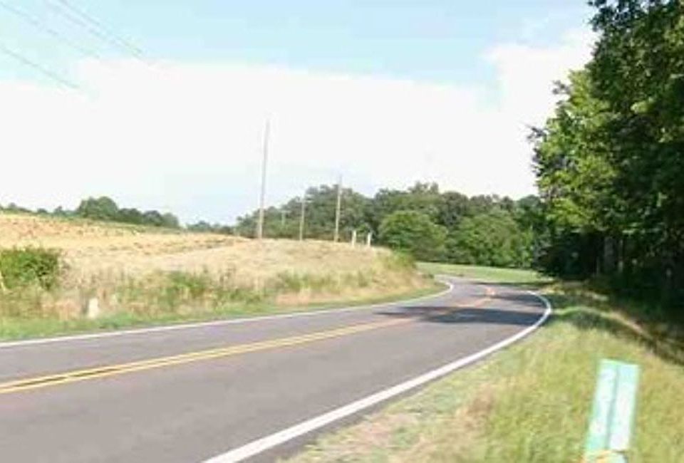 Exterior Neighborhood (street photo)