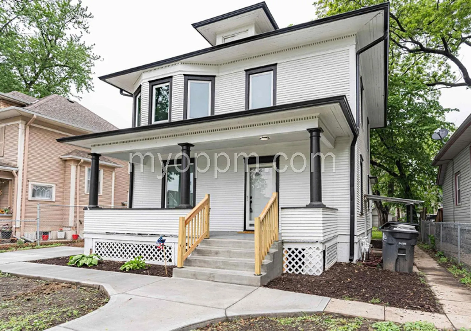 Completely Remodeled 4 Bedroom House — Photo 3