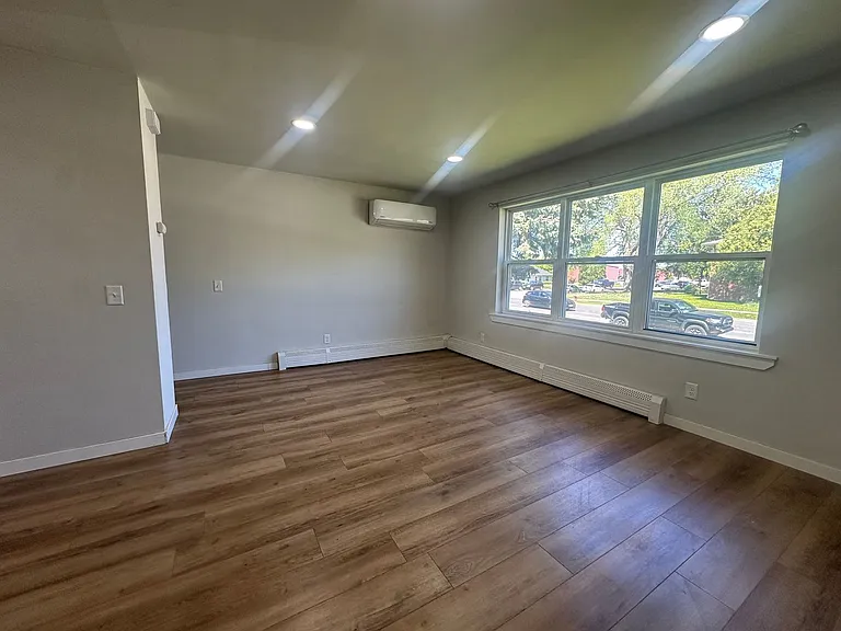 124 - 224 S Bird Street Apartments — Photo 22