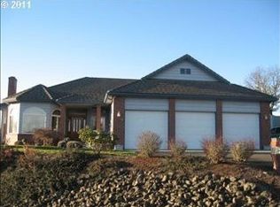 2976 NW Stacie Ct, Roseburg, OR