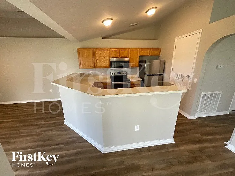 331 Columbo St — Photo 7