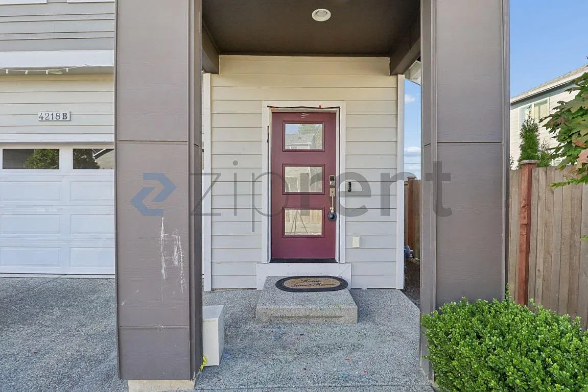 4 bed, 2.5 bath, 1850 sqft, $3,500 — Photo 1