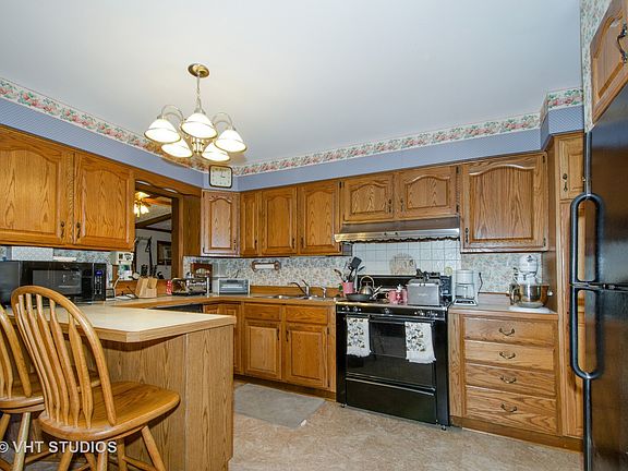 4th image of 527 Elder Ln