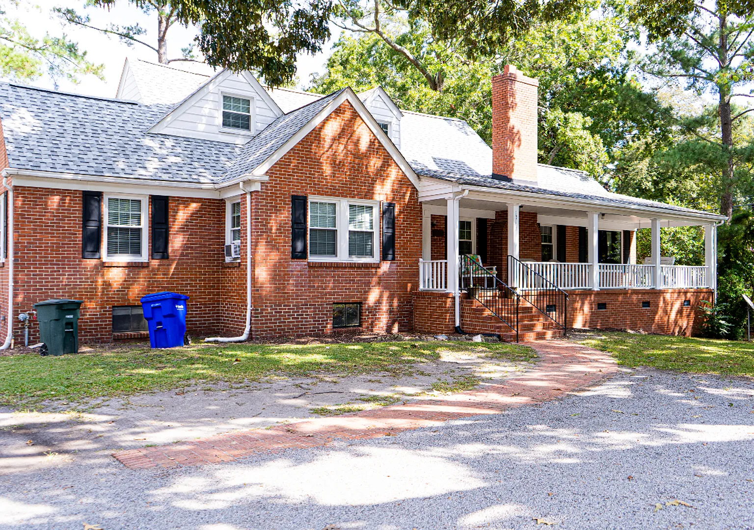 Grid house located next to campus available for rent Fall 0f 2027 — Photo 1