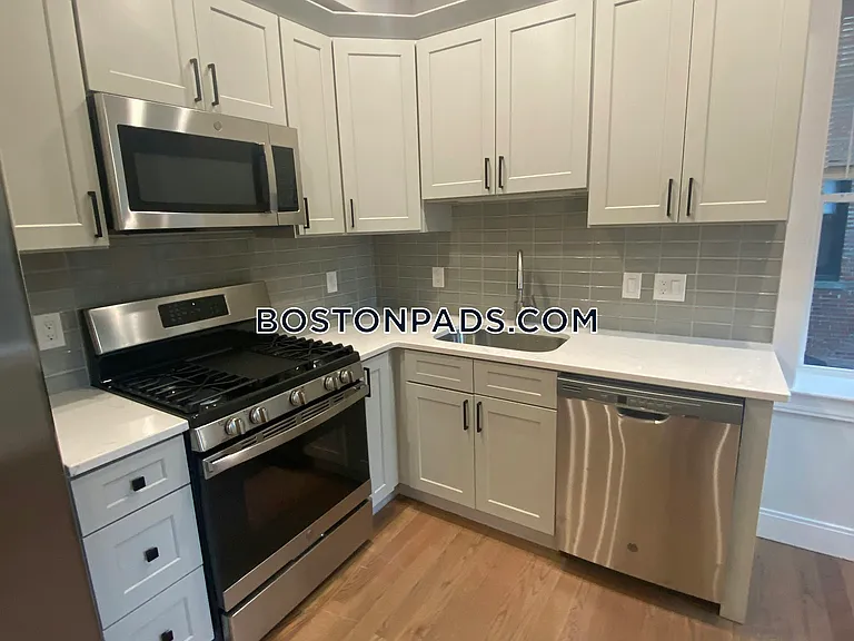191 Porter St #3 — Photo 7