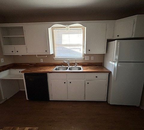 4th image of 2731 Custer Ave