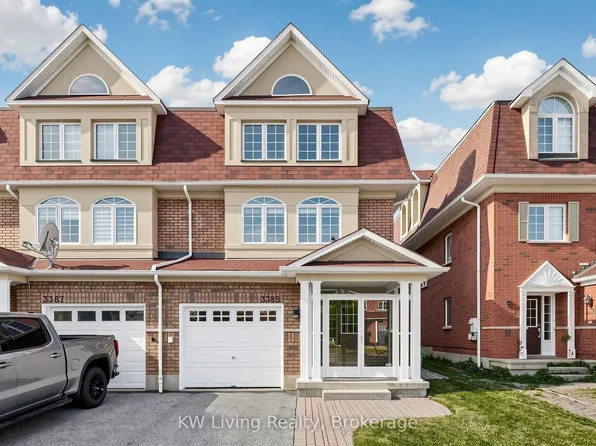 3385 Southwick St, Mississauga, ON L5M 7M1
