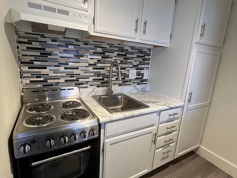 Sycamore Place Apartments — Photo 49
