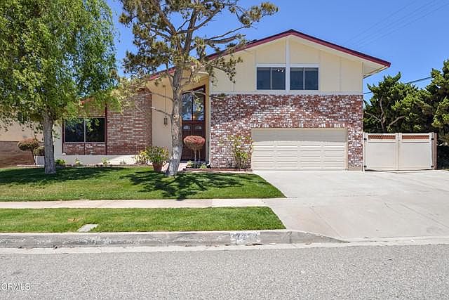 1st image of 3223 E Shepherd Dr