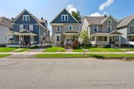 Kingston St-0305-001.jpg