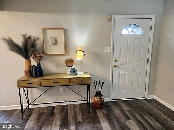 3rd image of 8000 Capistrano Pl Suite C