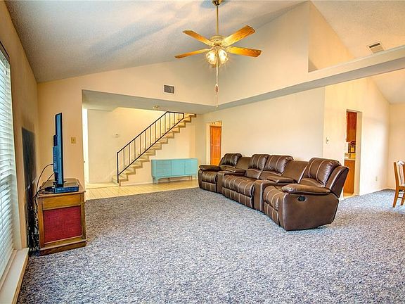 4th image of 2317 Sweetbriar Ct
