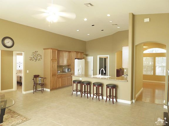 3rd image of 65745 Desert View Ave
